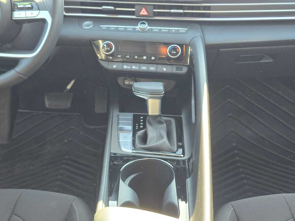 2024 Hyundai Elantra SEL 13