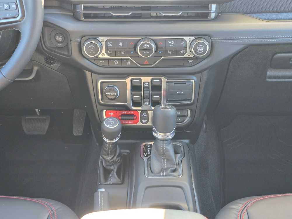 Thumbnail: 2025 Jeep Wrangler - 13