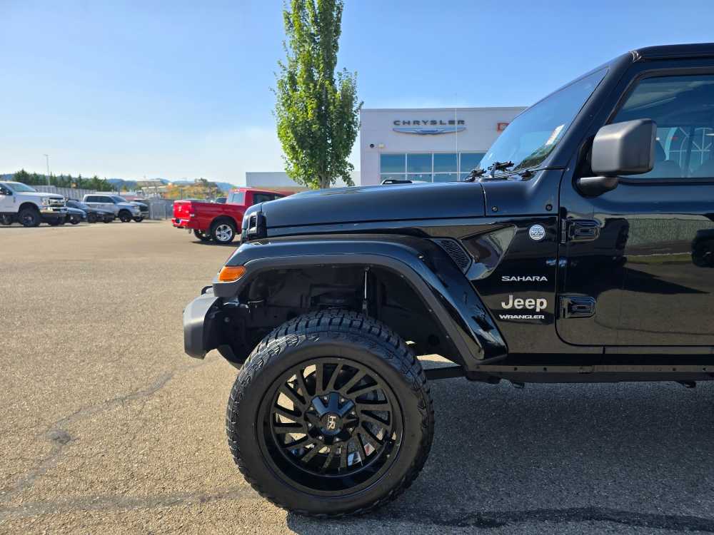 Thumbnail: 2023 Jeep Wrangler - 18