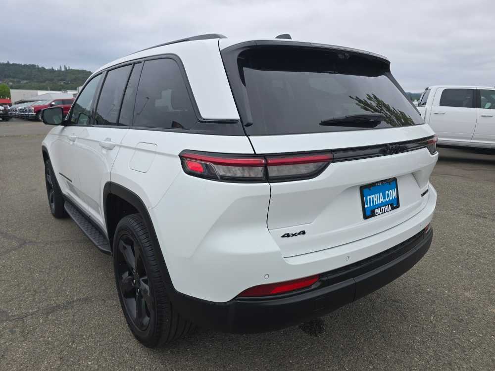 Thumbnail: 2024 Jeep Grand Cherokee - 3
