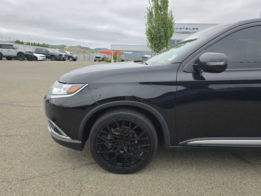 Thumbnail: 2018 Mitsubishi Outlander - 6