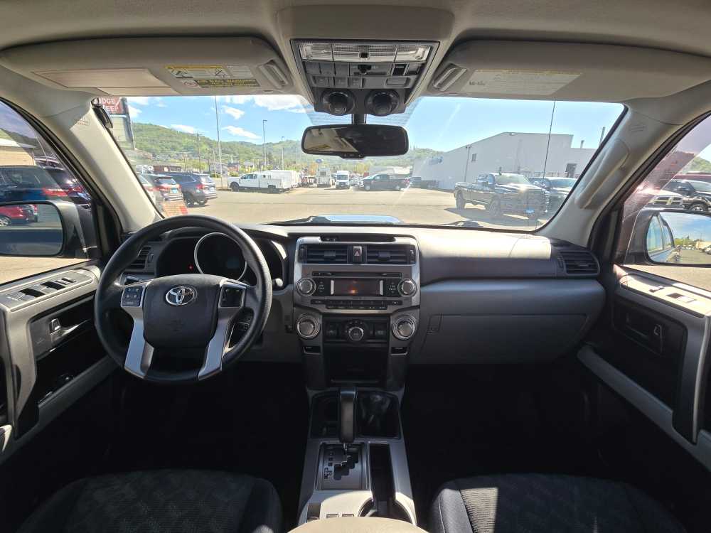 Thumbnail: 2011 Toyota 4Runner - 15