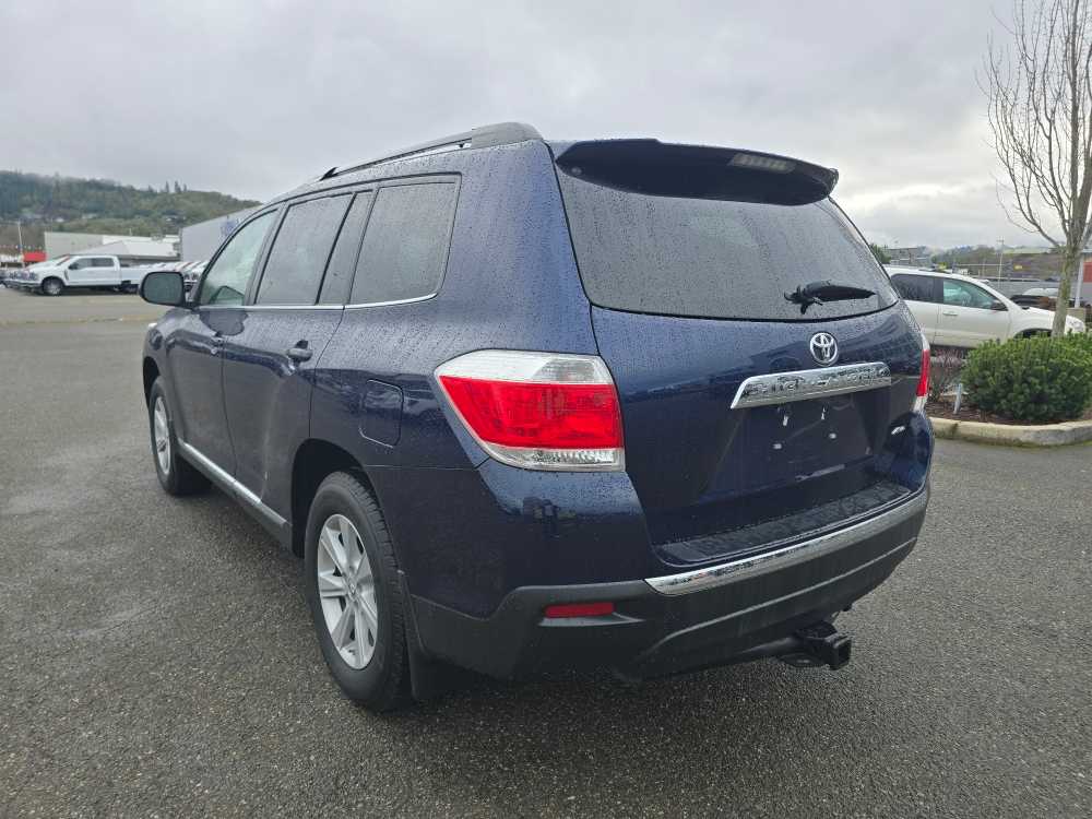 Thumbnail: 2013 Toyota Highlander - 2