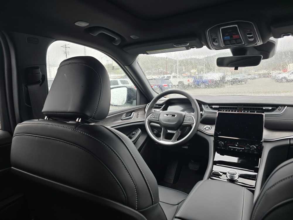 Thumbnail: 2025 Jeep Grand Cherokee L - 10