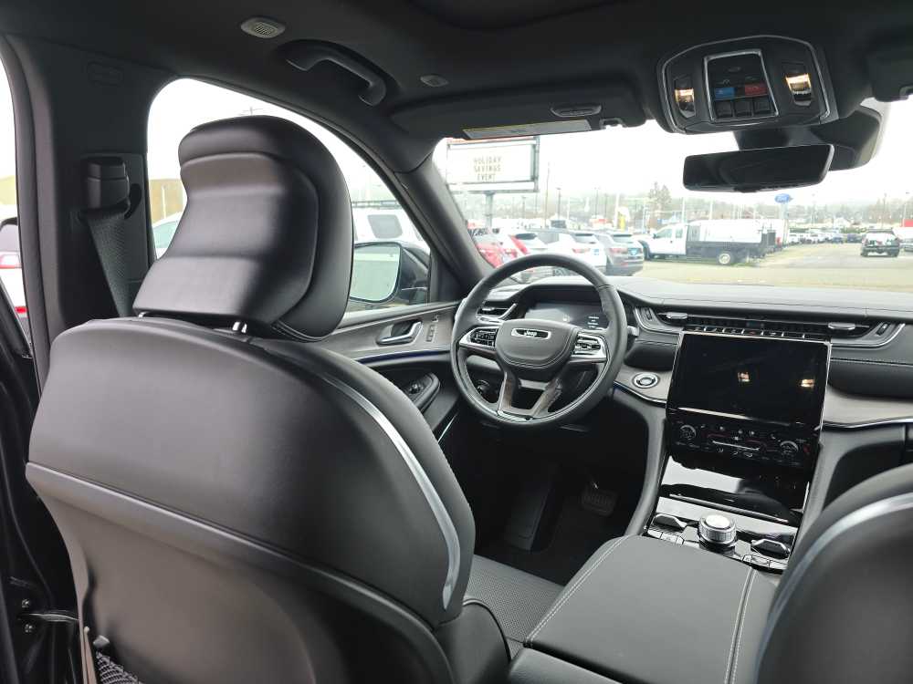 Thumbnail: 2025 Jeep Grand Cherokee - 10