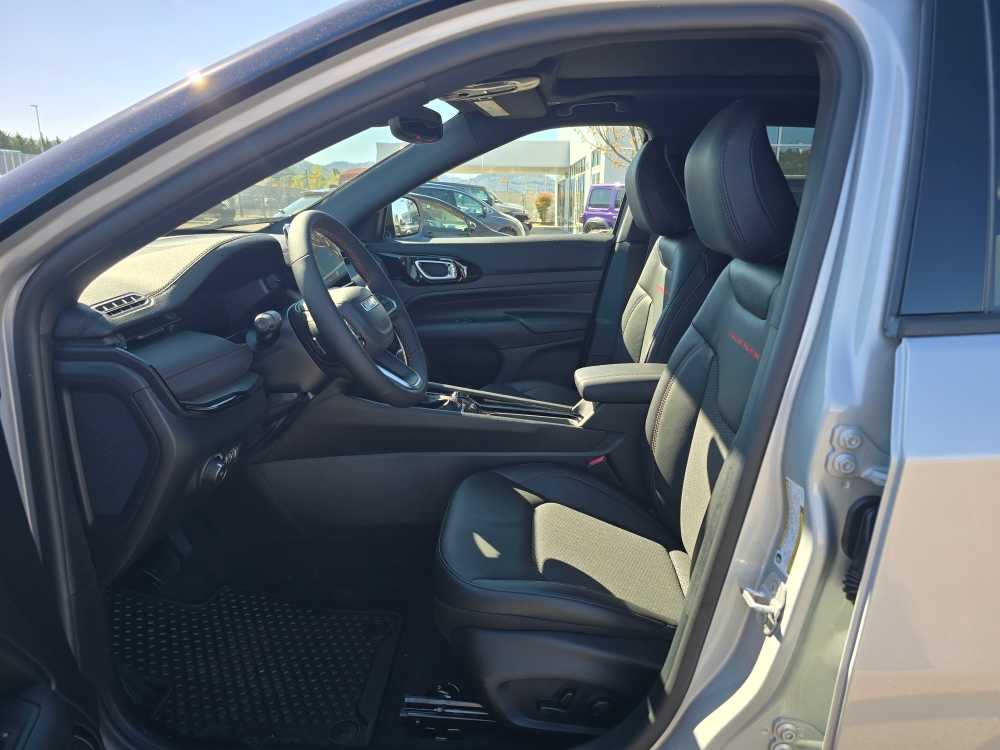 Thumbnail: 2026 Jeep Compass - 9
