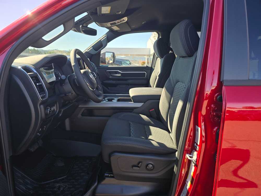 Thumbnail: 2026 RAM 1500 - 9