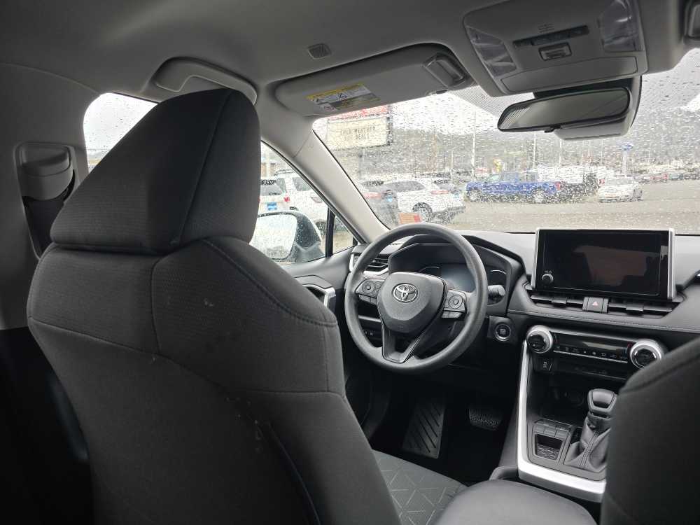 Thumbnail: 2024 Toyota RAV4 - 10