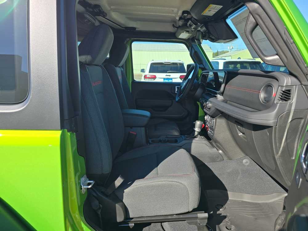 Thumbnail: 2025 Jeep Wrangler - 15