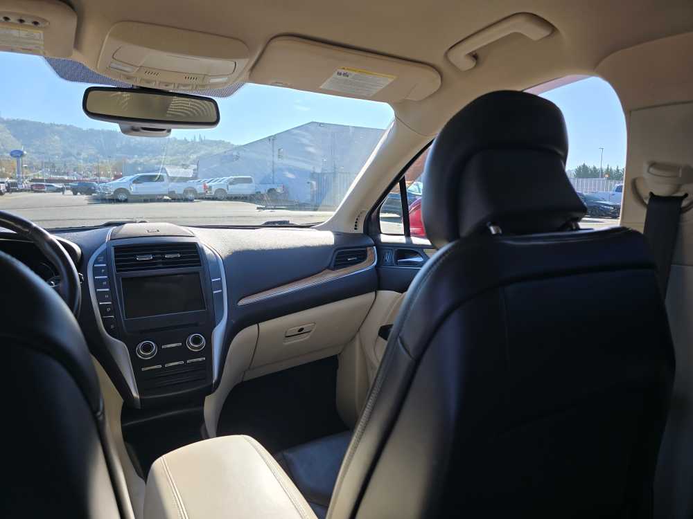 Thumbnail: 2016 Lincoln MKC - 14