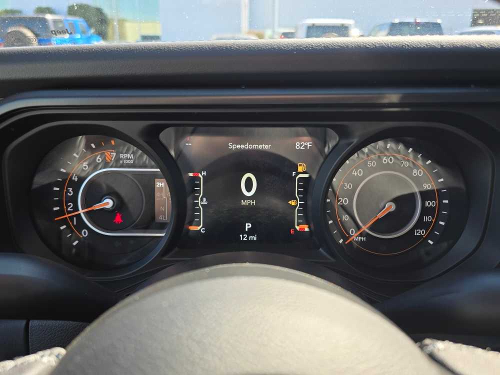 Thumbnail: 2026 Jeep Gladiator - 21