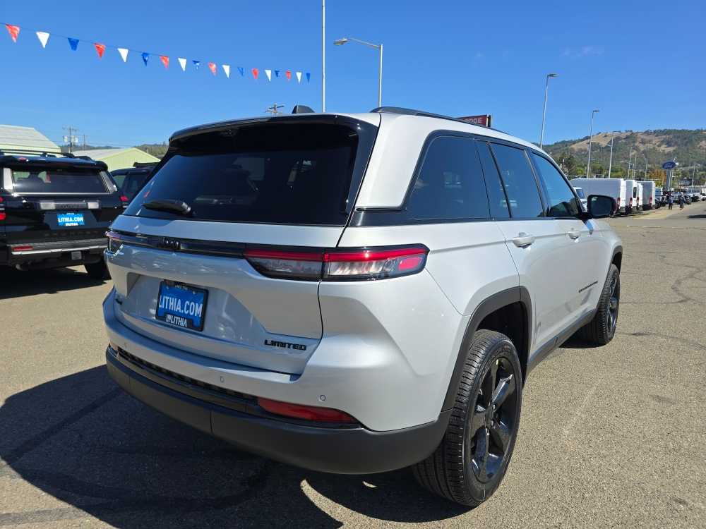 Thumbnail: 2025 Jeep Grand Cherokee - 5