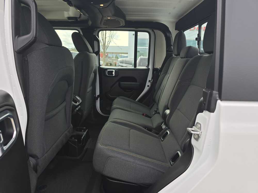 Thumbnail: 2026 Jeep Gladiator - 16