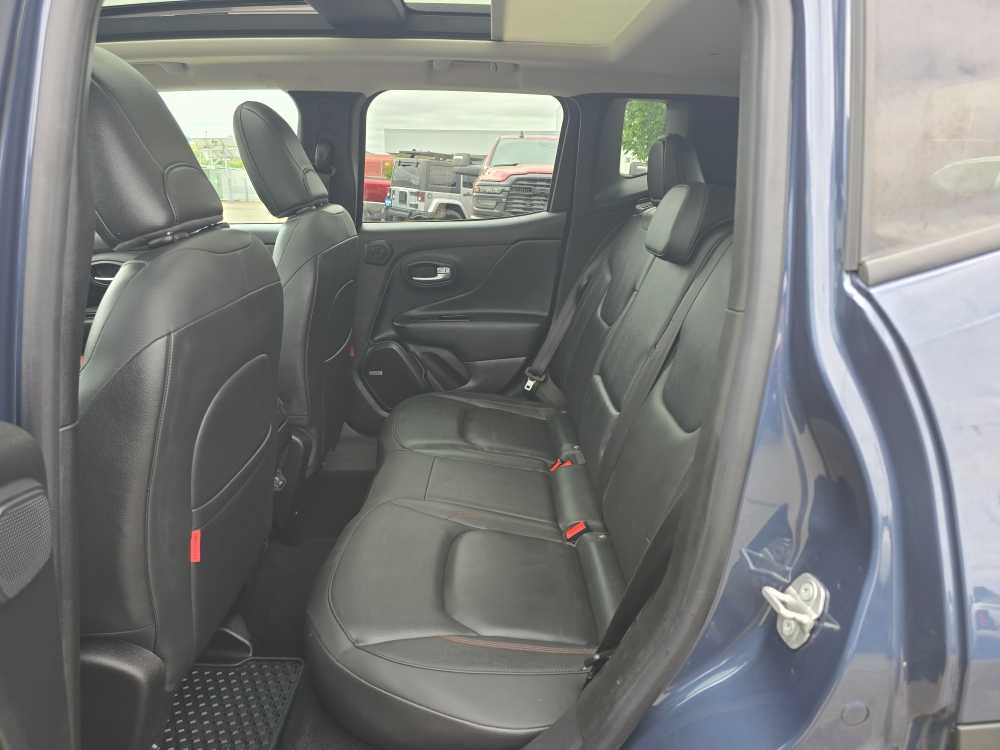 Thumbnail: 2021 Jeep Renegade - 15