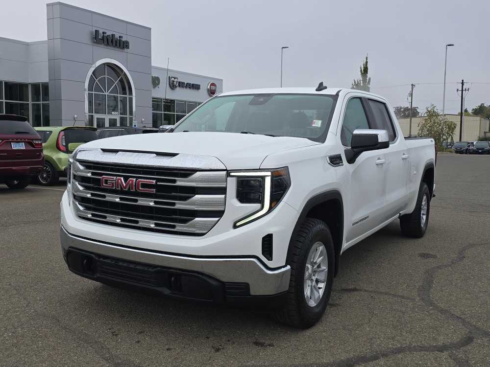 2023 GMC Sierra 1500 SLE's photo