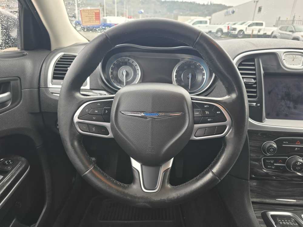 Thumbnail: 2019 Chrysler 300 - 11