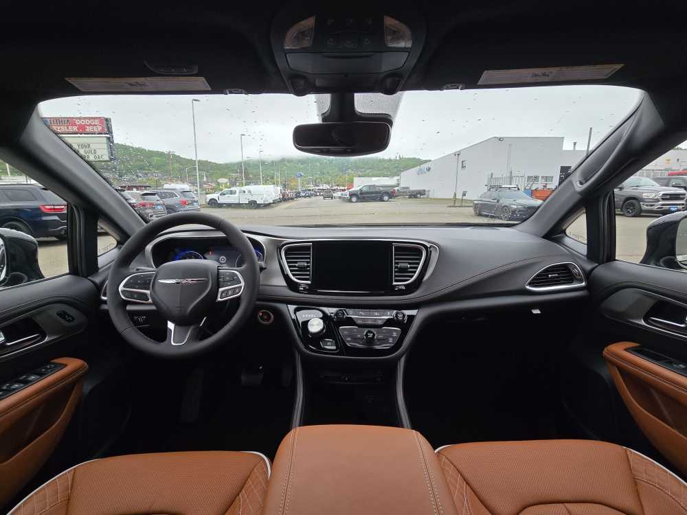 Thumbnail: 2026 Chrysler Pacifica - 15