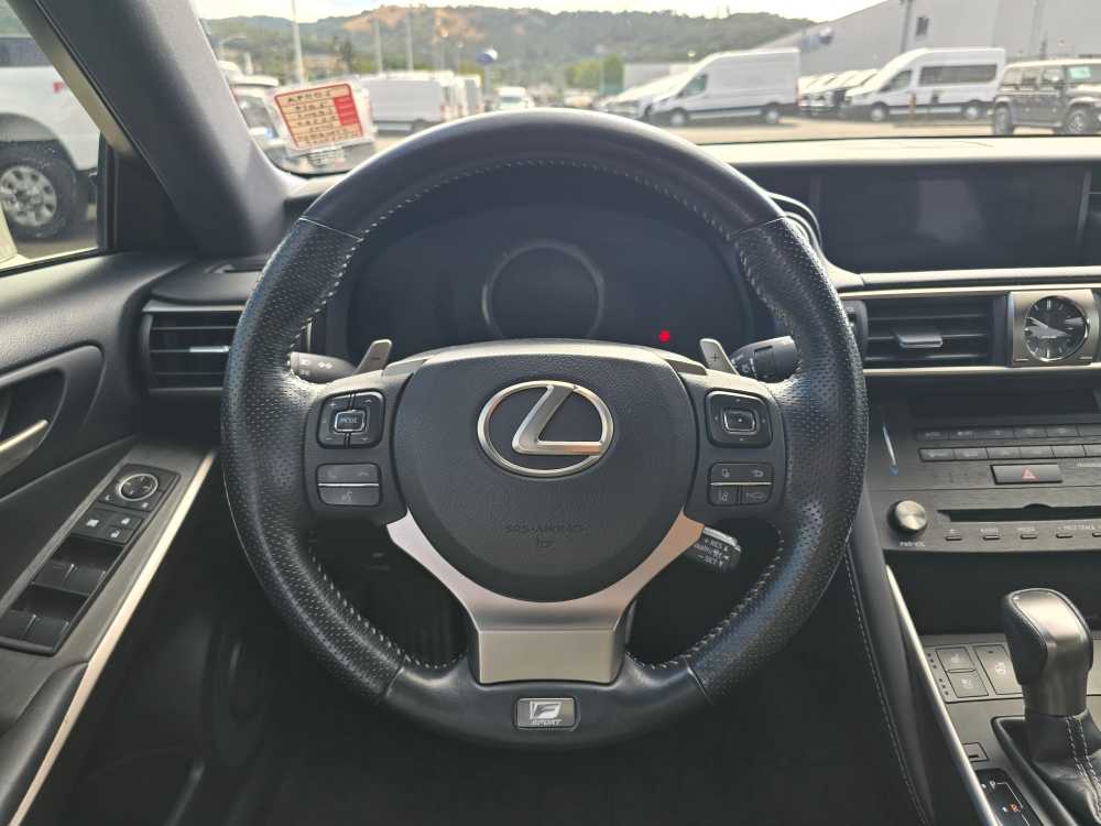 Thumbnail: 2019 Lexus IS - 11