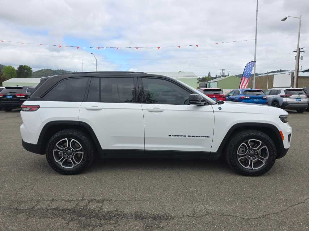 Thumbnail: 2023 Jeep Grand Cherokee - 6