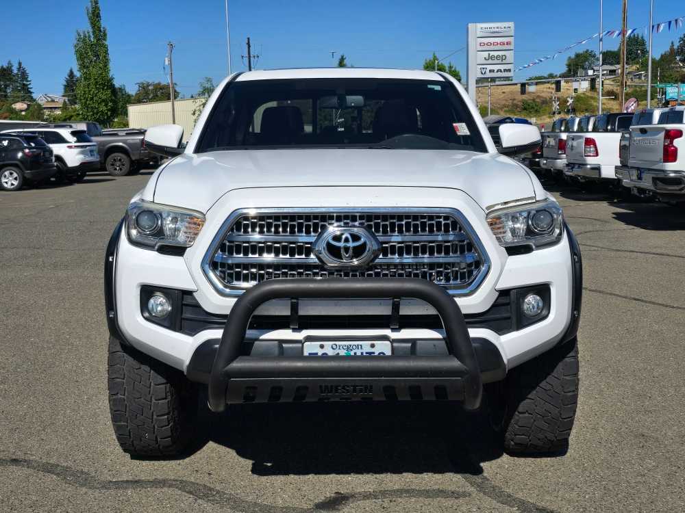 Thumbnail: 2016 Toyota Tacoma - 5