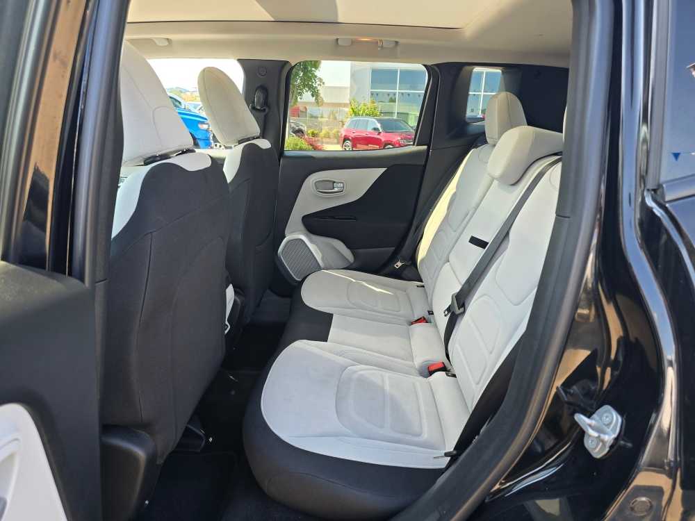 Thumbnail: 2018 Jeep Renegade - 16