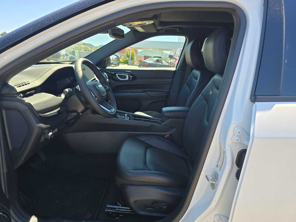 Thumbnail: 2026 Jeep Compass - 9