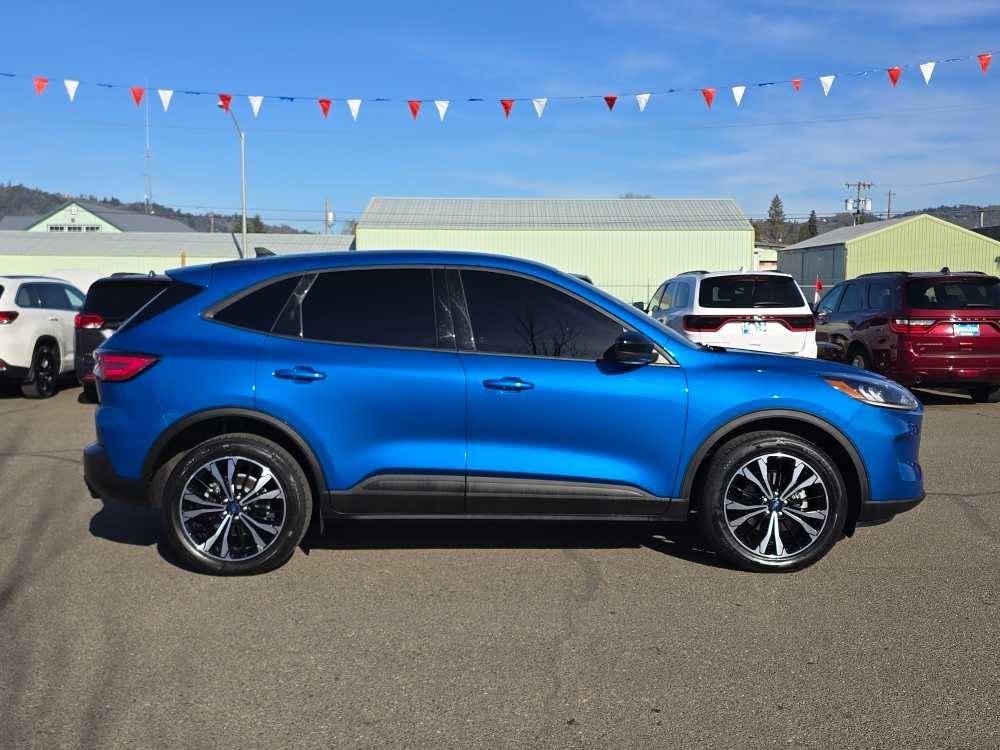 Thumbnail: 2021 Ford Escape - 6