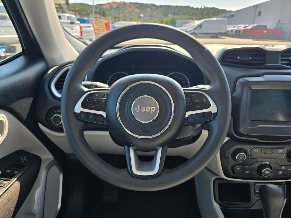 Thumbnail: 2018 Jeep Renegade - 11