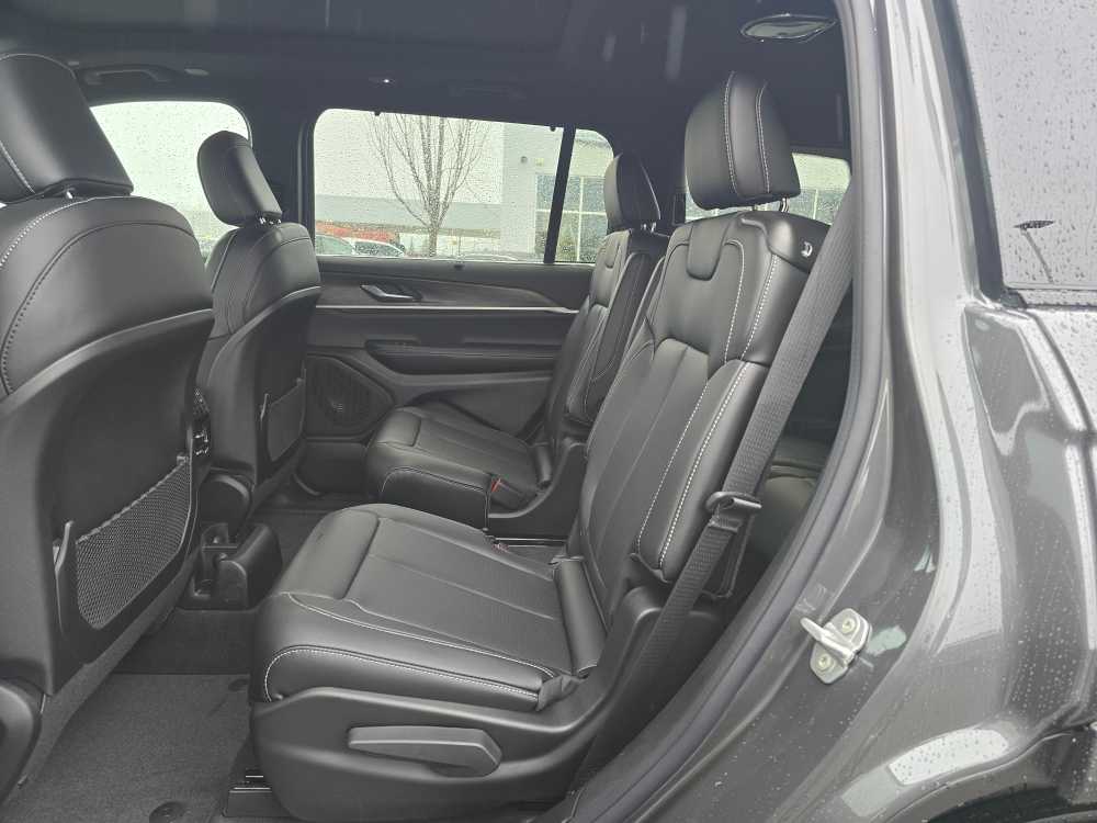 Thumbnail: 2025 Jeep Grand Cherokee L - 16