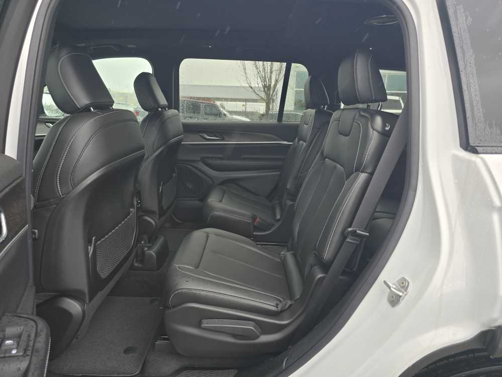 Thumbnail: 2025 Jeep Grand Cherokee L - 16