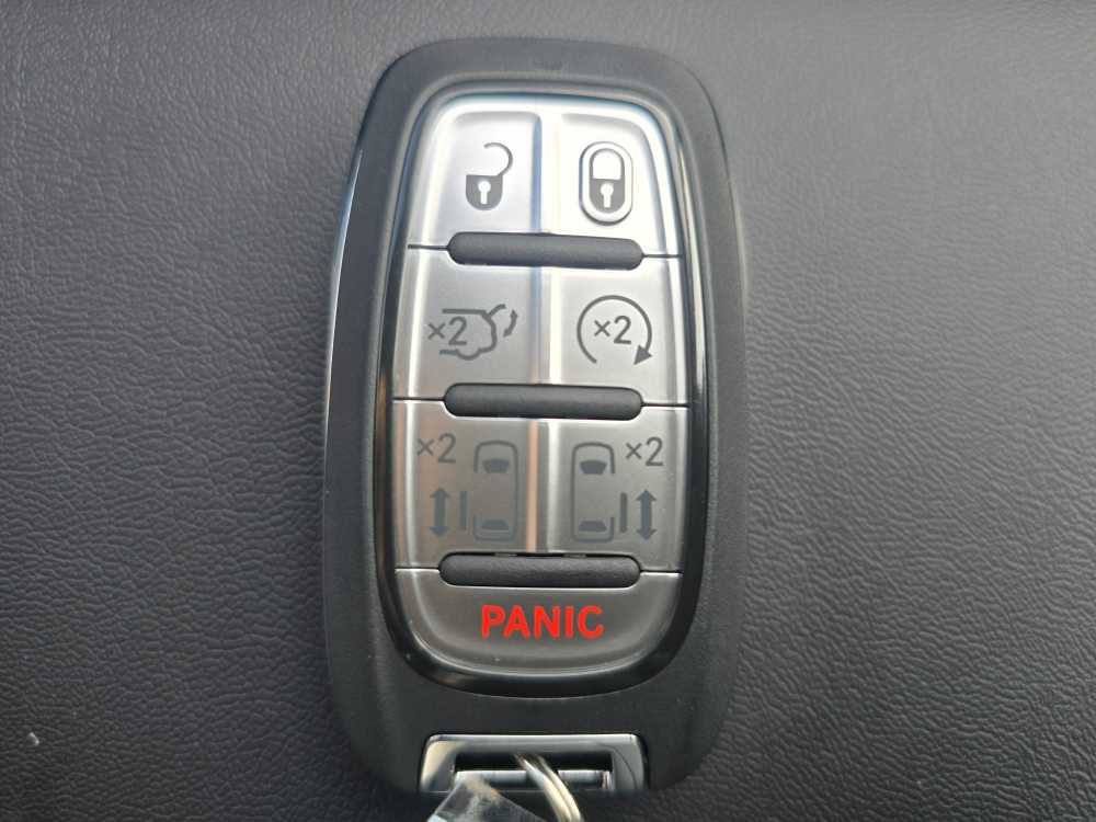 Thumbnail: 2026 Chrysler Pacifica - 22