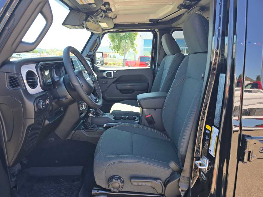 Thumbnail: 2025 Jeep Gladiator - 9