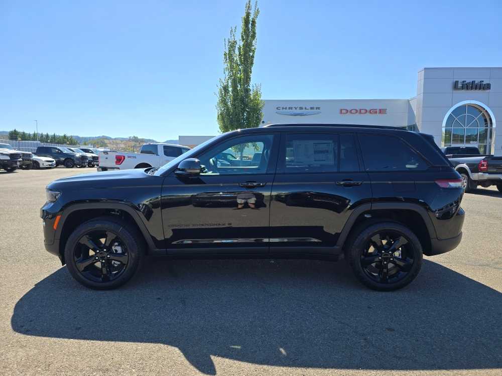 2025 Jeep Grand Cherokee Limited photo 2