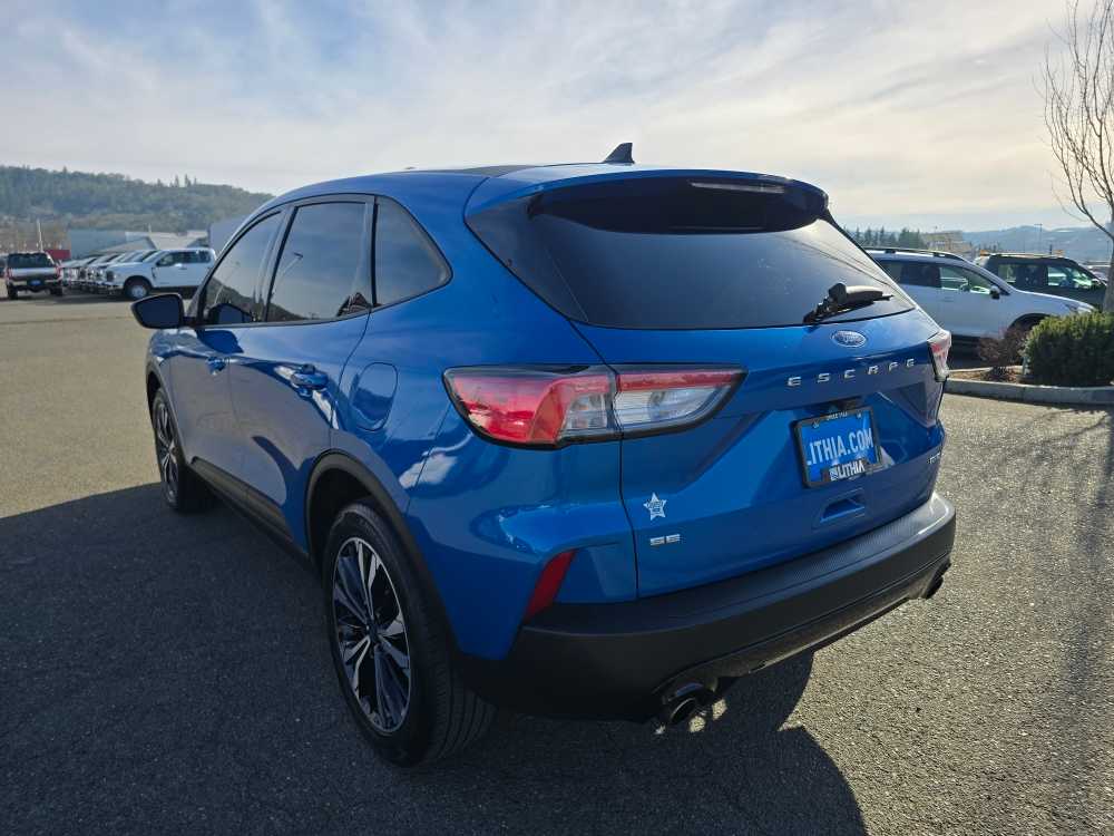 Thumbnail: 2021 Ford Escape - 3