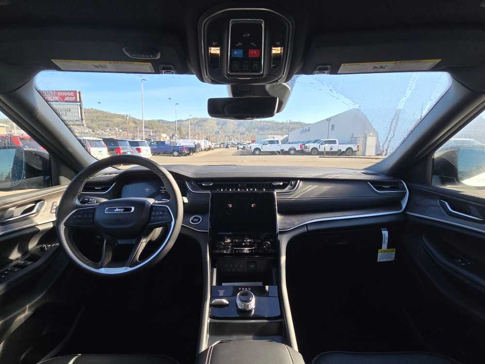 Thumbnail: 2025 Jeep Grand Cherokee L - 15