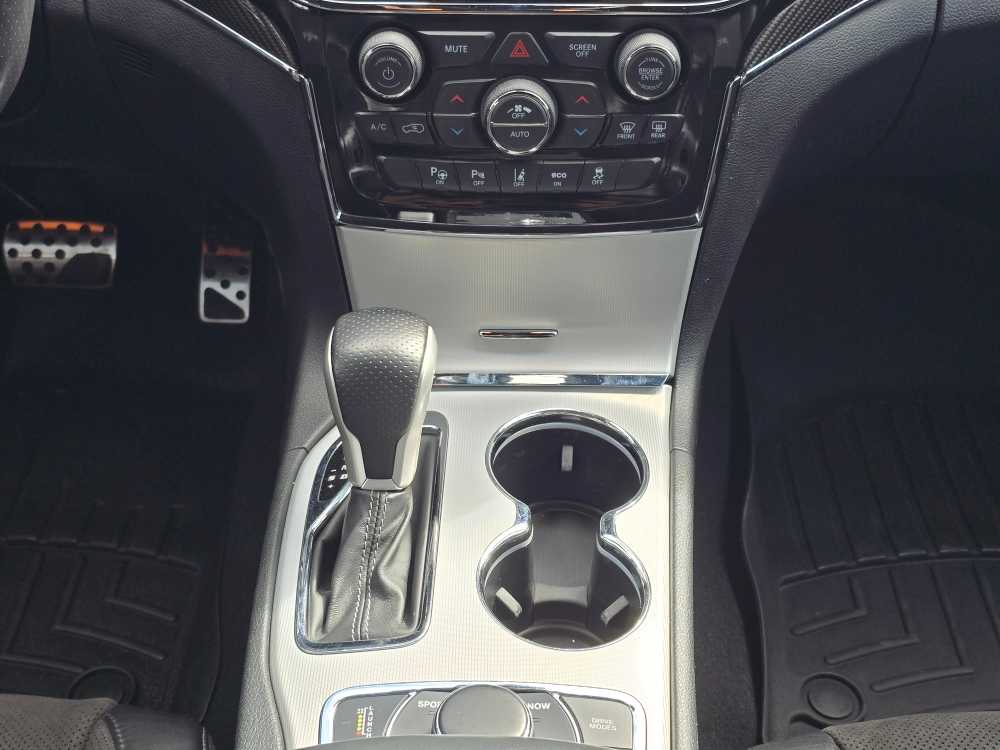 Thumbnail: 2020 Jeep Grand Cherokee - 13