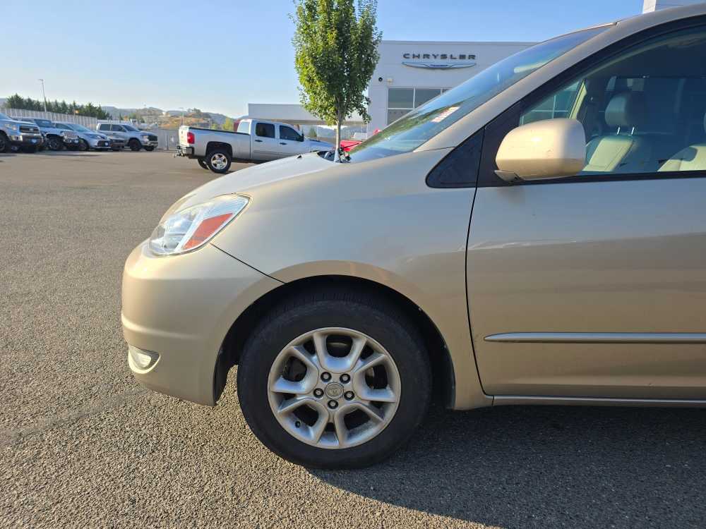 Thumbnail: 2004 Toyota Sienna - 6