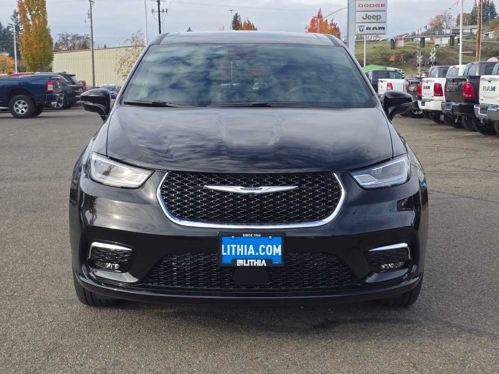 Thumbnail: 2026 Chrysler Pacifica - 8