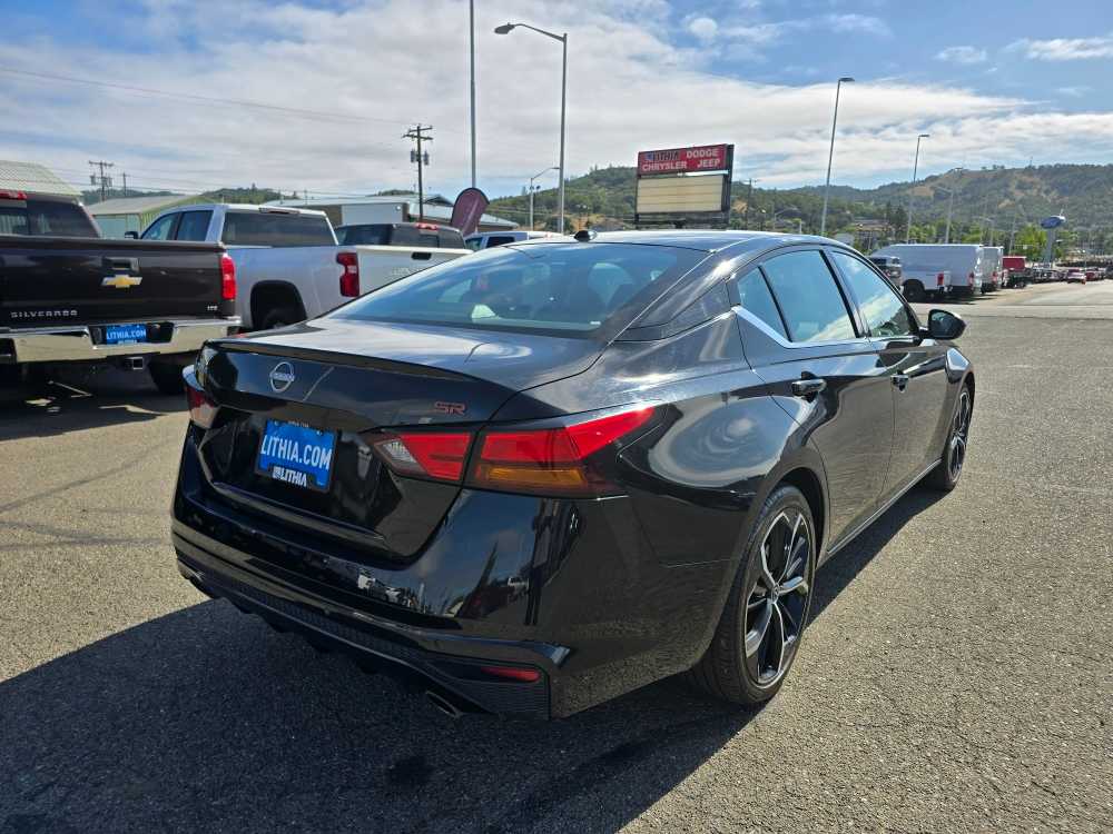 2023 Nissan Altima SR 5