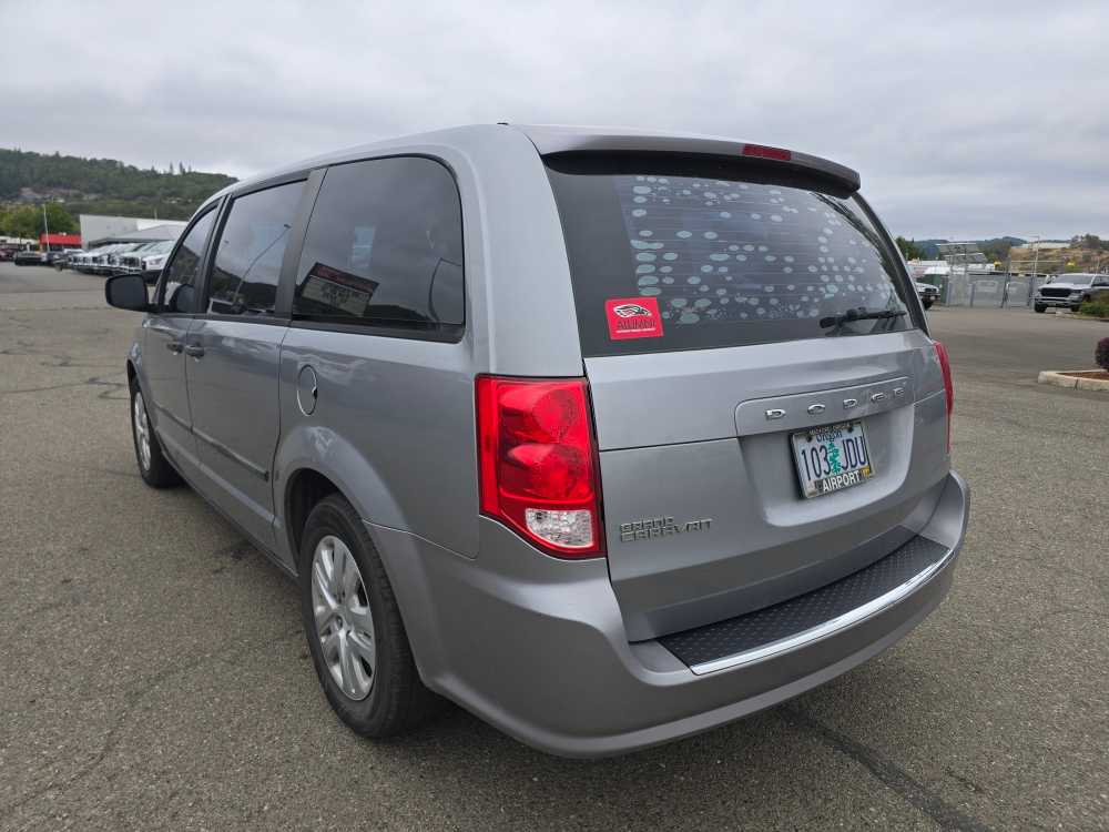 2015 Dodge Grand Caravan SE photo 2