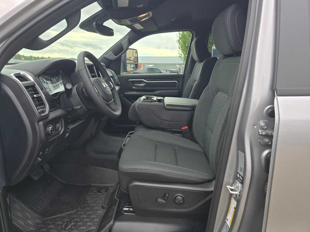 Thumbnail: 2026 RAM 1500 - 9