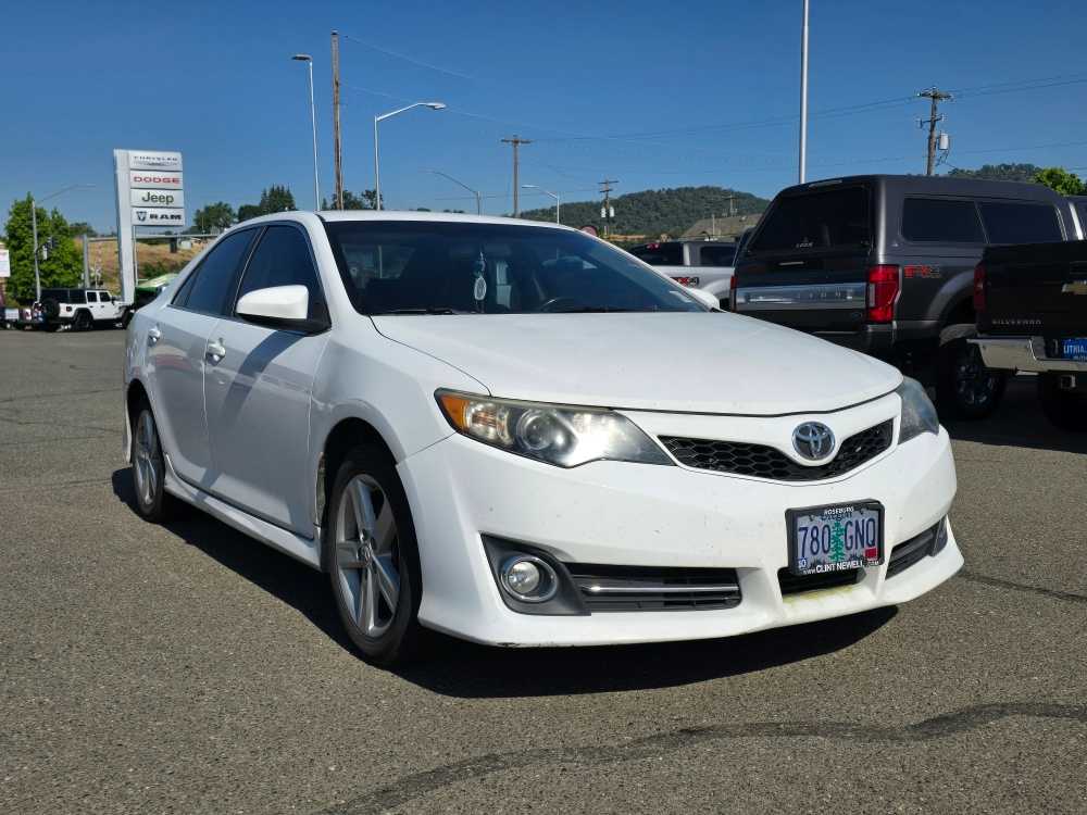 2012 Toyota Camry SE 4