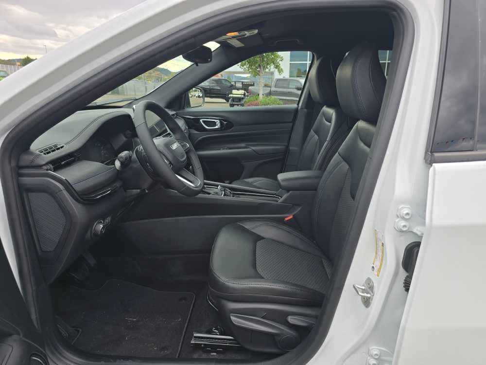 Thumbnail: 2026 Jeep Compass - 9