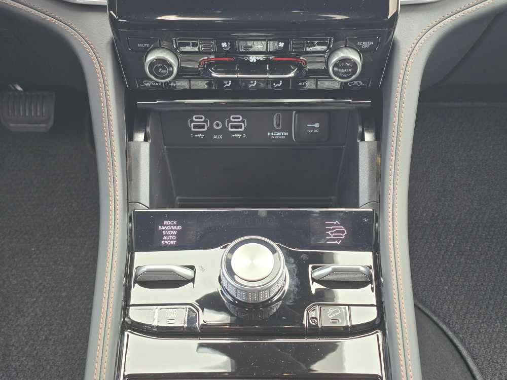 Thumbnail: 2025 Jeep Grand Cherokee L - 13