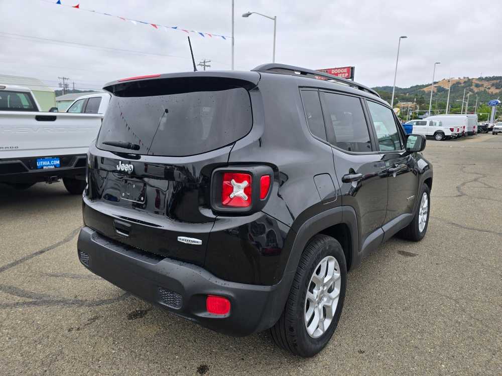 Thumbnail: 2018 Jeep Renegade - 3