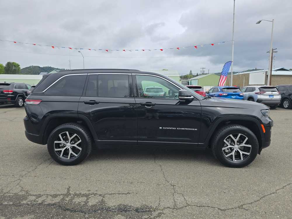 Thumbnail: 2024 Jeep Grand Cherokee - 5