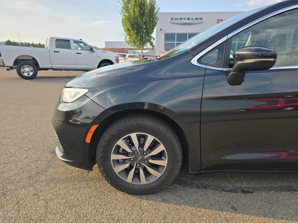 Thumbnail: 2021 Chrysler Pacifica - 6