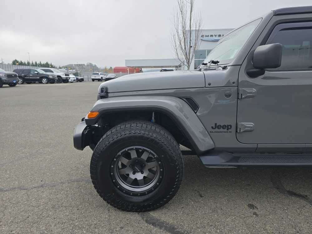 Thumbnail: 2023 Jeep Gladiator - 18