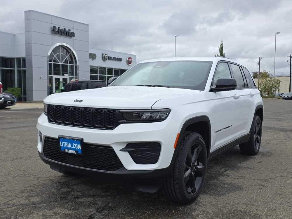 2025 Jeep Grand Cherokee Altitude's photo