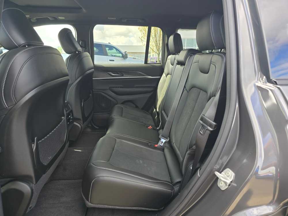 Thumbnail: 2026 Jeep Grand Cherokee - 16